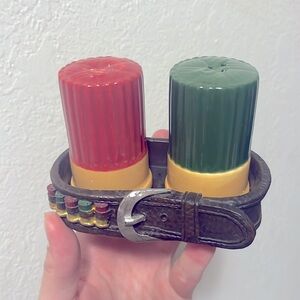 Cowboy Shotgun Shells Salt & Pepper Shaker Set Belt Holder Tray Country Western